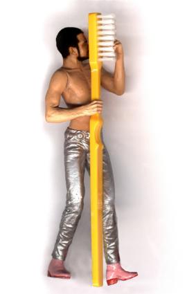 Iñaki Larrimbe. "Abrazando cepillo", 2002. Fotografía. 150 x 100 cm.